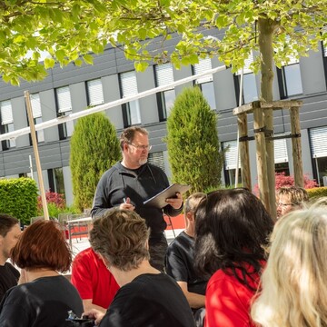 Team-Outdoor-Besprechung-Esn-Tischtennis